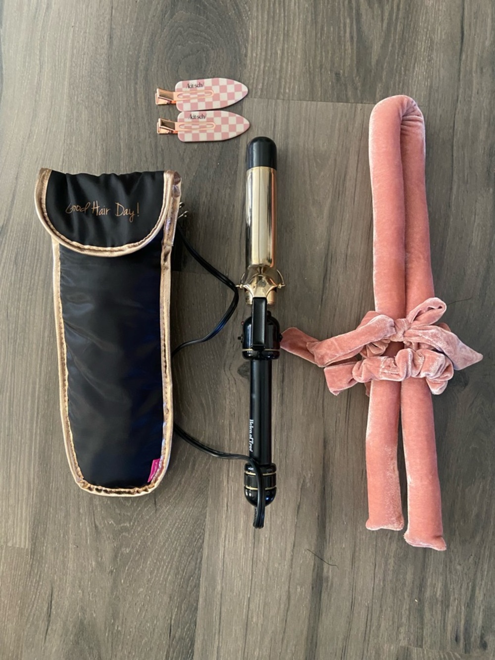 Kitsch Pink Velvet Heatless Curlers & Pink Check Clips with Curling Wand